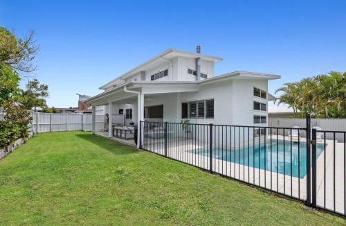 Kingscliff House | Soleil at Salt Pet Friendly, Pool, 500m to beach