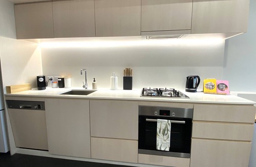 Canberra City Centre Apartment | Sophisticated Lakeview Apt + Parking