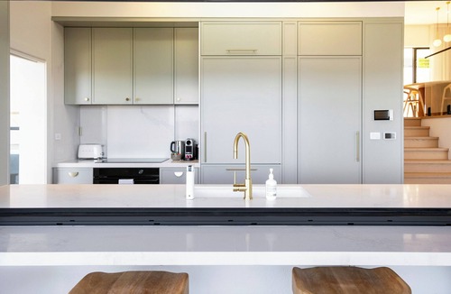 Maroubra House | South Coogee Escape, Heated Pool & Spacious Living