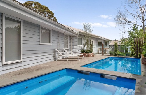 Balnarring House | Southern Comfort - Relaxing poolside indulgence