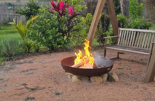 Garbutt House | Spa, firepit, close to the airport, city and strand