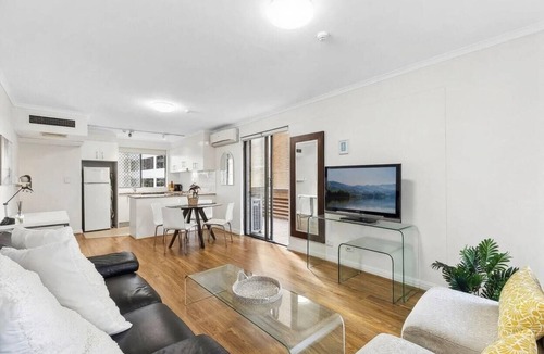 Darling Harbour Apartment | Spacious 1-bed flat in Central Sydney