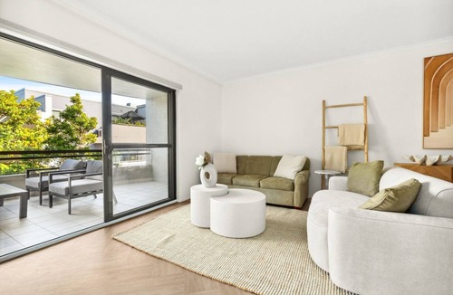 Avalon Beach Apartment | Spacious 2-Bed, 2-Bath Moments from Avalon Beach