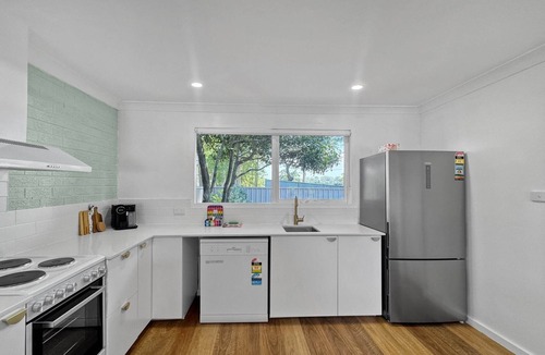 Surf Beach Apartment | Spacious 2-Bed Townhouse with BBQ