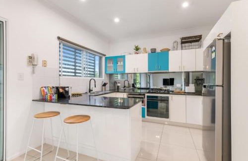 Hamilton Apartment | Spacious 2-Bed with Private Rooftop & BBQ Access