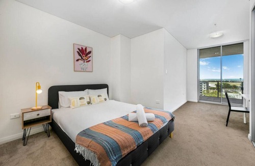 Mascot Apartment | Spacious 2 beds Apt near Airport