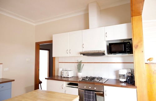 Tenterfield Apartment | Spacious 3-Bed Home in Central Tenterfield