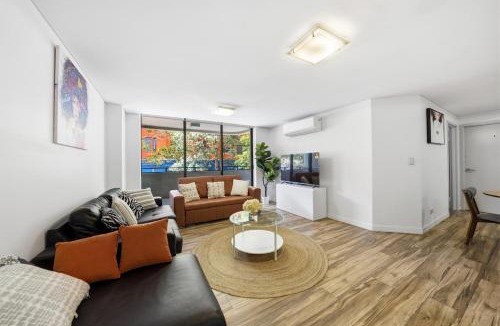 Ultimo Apartment | Spacious 3BR Apt with Parking Walk to ICC & Darling Harbour & CBD & Chinatown