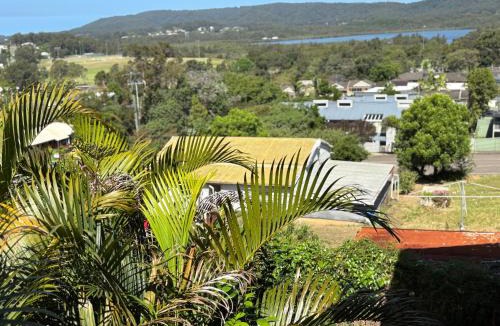 East Gosford House | Spacious 3BR Home - Quiet Street - Long Stay Welcome