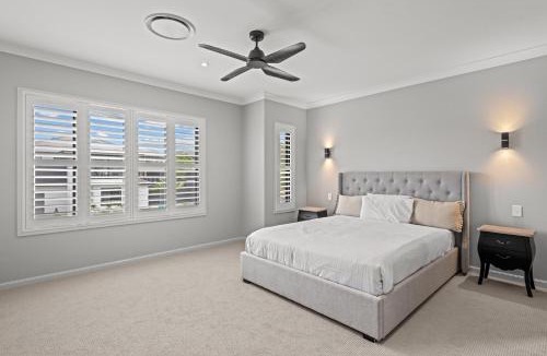 Griffin House | Spacious 4 Bed Home with Pool & Garden