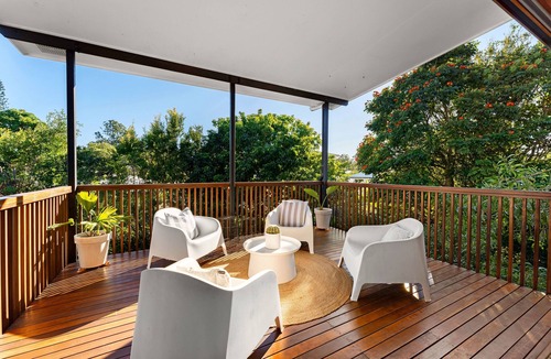 Yeronga House | Spacious and close to everything.