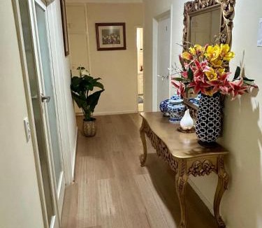 Valley View House | Spacious and Modern Guest House