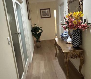 Valley View House | Spacious and Modern Guest House