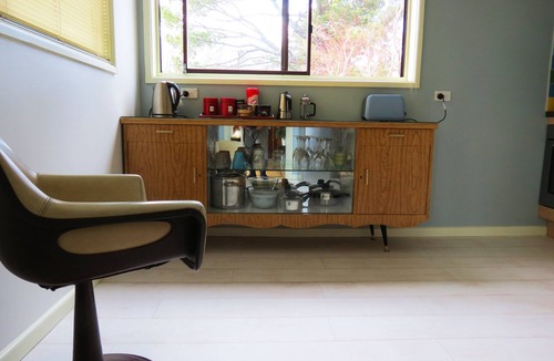 Wentworth Falls Apartment | Spacious and Secluded, The Suenaga Suite