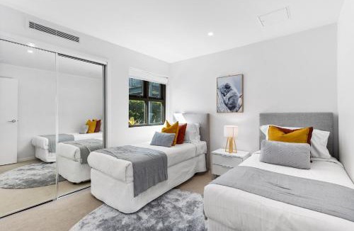 Bulimba Apartment | Spacious and Superb 3-bed Apartment