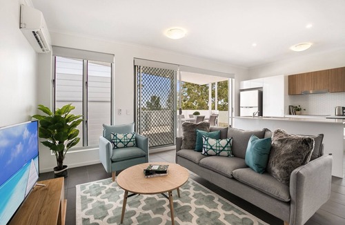 Sherwood Apartment | Spacious apartment with generous entertaining
