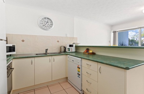 Torquay Apartment | Spacious Esplanade Apartment with Rooftop Access