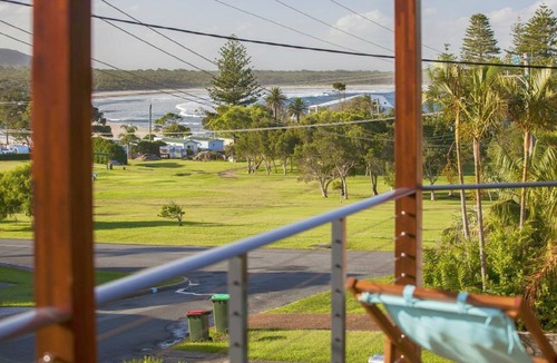 Crescent Head House | SPACIOUS HOLIDAY HOME IN THE HEART OF CRESCENT HEAD