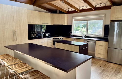 Barwon Heads House | Spacious home for large getaways