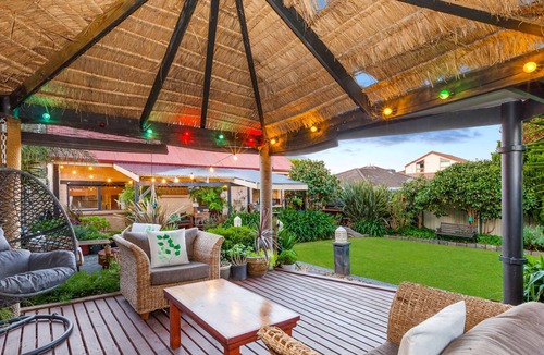 Wallan House | Spacious Mud Brick Retreat - Gateway to Adventure!