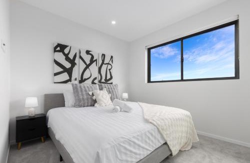 Kangaroo Point Apartment | Spacious Panoramic 2BR Apartment, Parking and Views