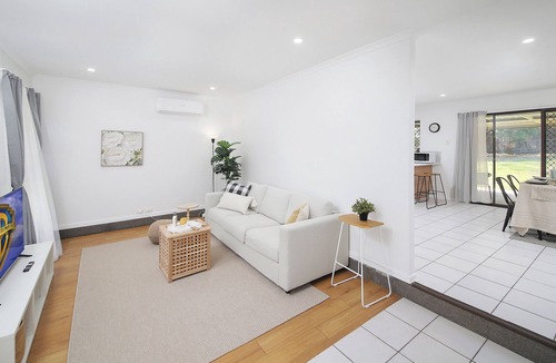 Hillcrest House | Spacious Private Room| Extra Comfort| Ideal for Couples| Hillcrest
