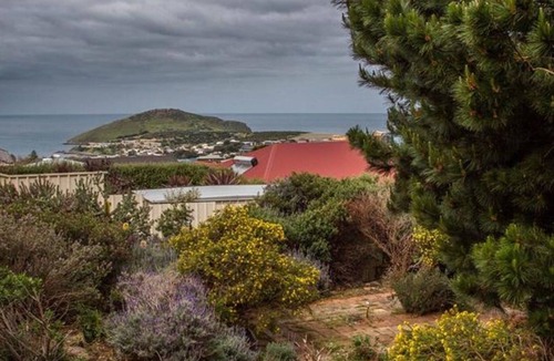 Encounter Bay House | Spacious Relaxing Family Home in Encounter Bay