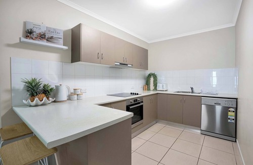 Cairns North Apartment | Spacious Retreat with Courtyard & Resort Pool