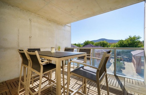 Braddon Apartment | Spacious Studio in a Prime Braddon Location - Hosted by Canstay