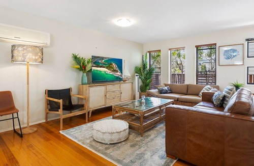 Mudjimba House | Spacious & Sunny 3-Bed Beachside Home
