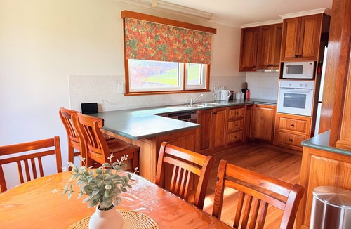 Lenah Valley House | Spacious, Sunny House with View of Mt. Wellington