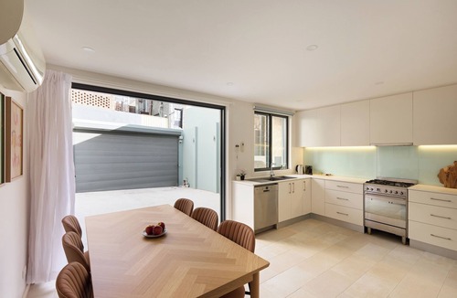 Surry Hills House | Spacious Surry Hills Home Sleeps 10 Parking Available