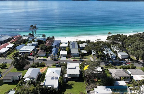 Hyams Beach House | Spiaggia, Hyams Beach - 4pm check out, except Peak Season
