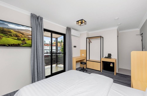 Spring Hill Hotel | Spring Hill Inn