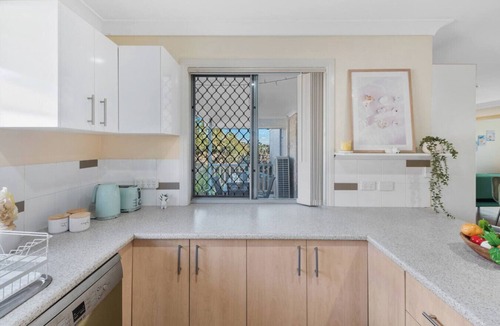 Springfield Lakes House | Springfield Lakes houset | Near Orion Mall & Train