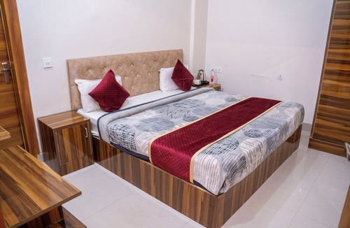 Agra Hotel | SR GUEST HOUSE