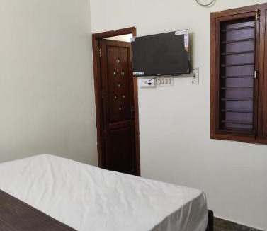 Kalapettai Apartment | Sri Thirumoorthy Home Stay