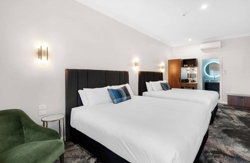 Wagga Wagga Hotel | St Hugh Hotel Wagga Wagga