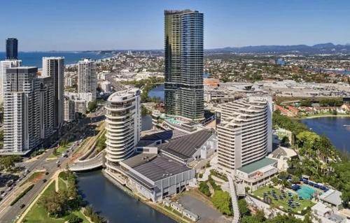 Broadbeach Apartment | Starview Suite - Private Oceanview 2 Bedroom Apartment on the Star Residence Broadbeach, Free Carpark Included with your stay!