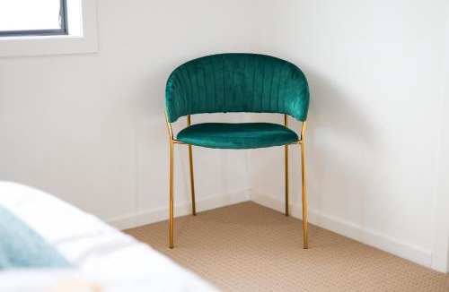 Point Cook House | StayAU 4BR Tranquil Family Escape House Point Cook