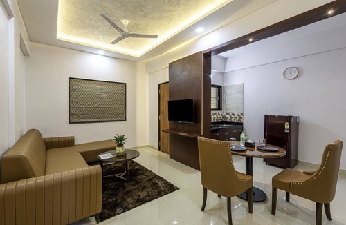 Kharadi Hotel | StayBird Divine Suites Business Hotel