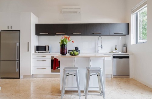 Northcote Apartment | StayCentral - Northcote Loft - 3/8 Short Street, Northcote
