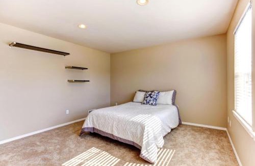 Pali Hill Apartment | Stella