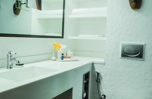 Agara Hotel | Sterlings Mac Hotel