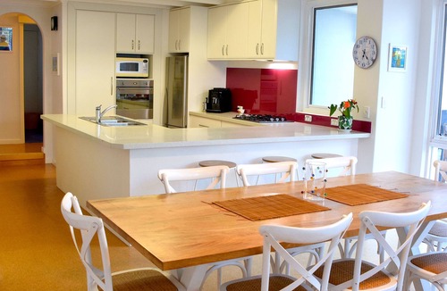 Emu Point House | STINGRAY BEACHHOUSE @emupoint. Comfortable Beachside House with 5 Bedrooms.