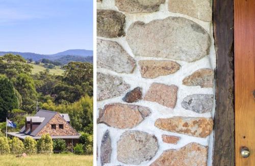 Woodstock House | Stone Cottage - vineyard estate w. fireplace