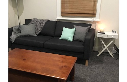 Ararat House | Stones Throw - Comfy Place to Stay