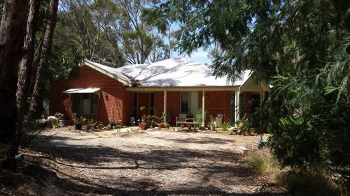 Mylor Bed & Breakfast | Stringybark Hills Retreat