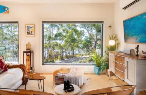 Alonnah House | Studio 216 - Oceanview Studio with Bath, Romantic Bruny Escape