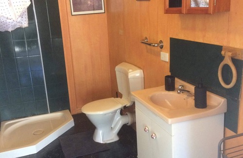 Amherst Bed & Breakfast | Studio apartment on a vineyard in the heart of the goldfields